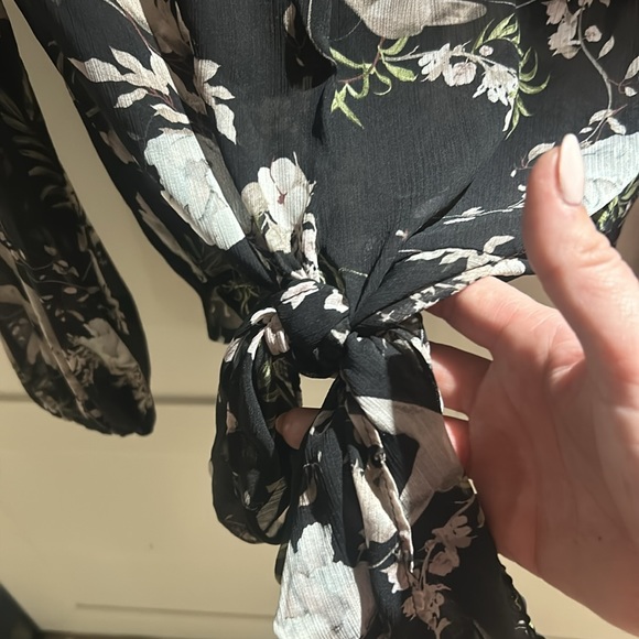 Rachel Zoe sheer blouse. - Picture 3 of 3